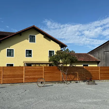 Landgut Rosenau Mamming